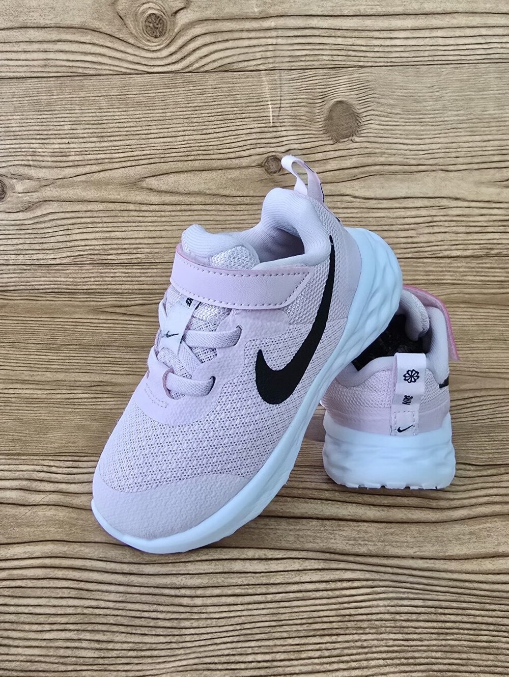 Nike Revolution Vl Sneakers